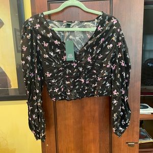black and flower long sleeve crop top